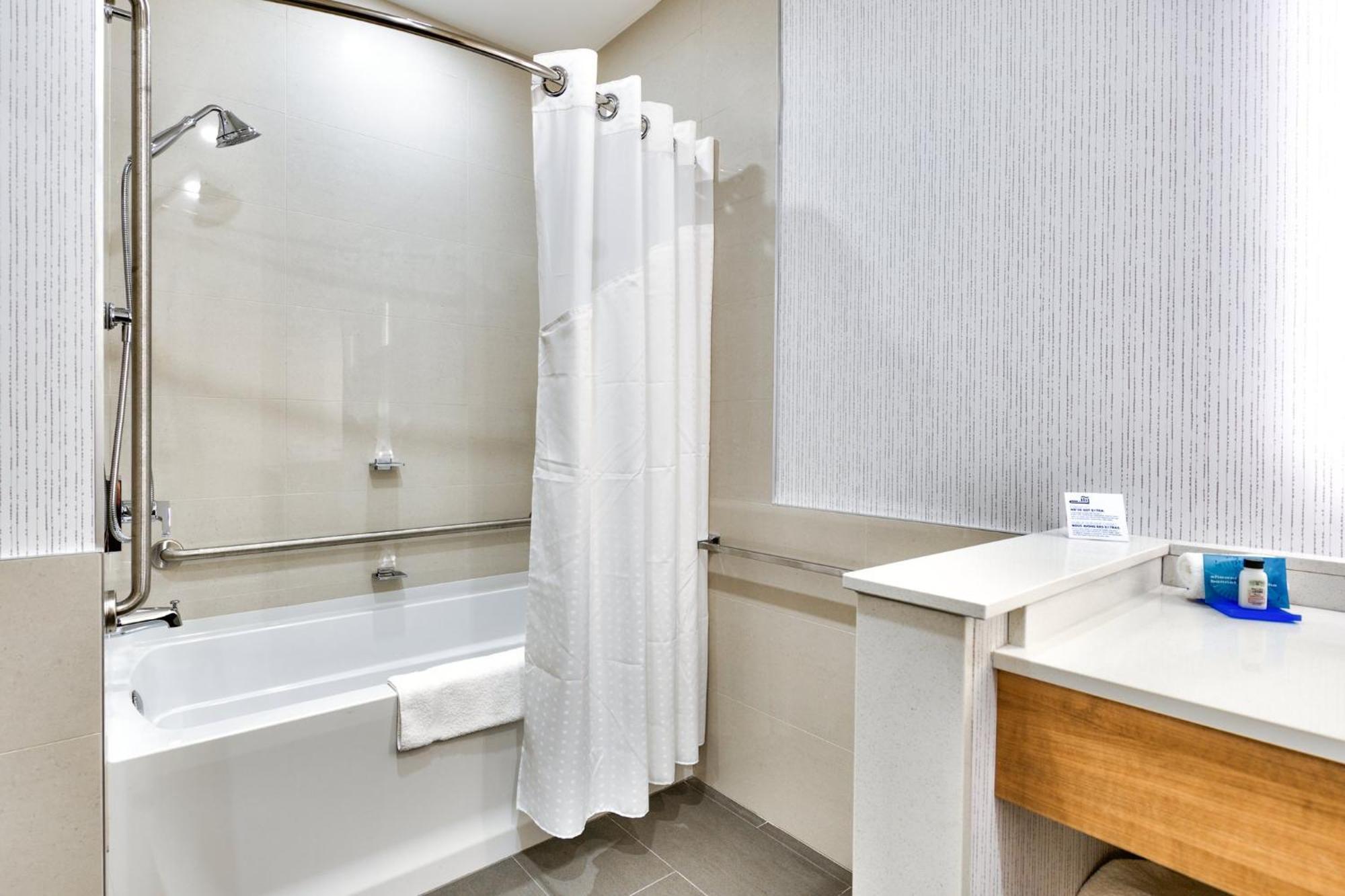 Holiday Inn Express & Suites - Trois Rivieres Ouest By Ihg Εξωτερικό φωτογραφία